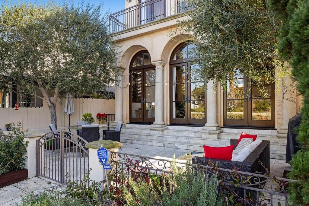 Vakantiehuis Elegant Mediterranean Waterfront